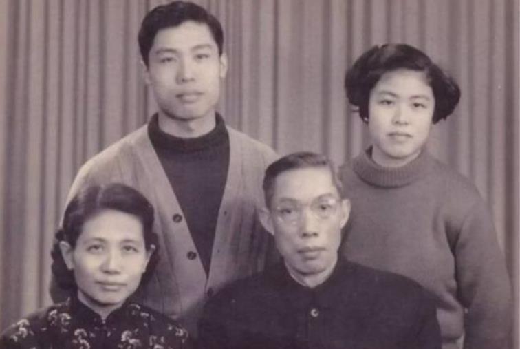 1987年6月22日，钟南山父亲著名儿科医学专家钟世藩因病去世，他叮嘱儿女们：“