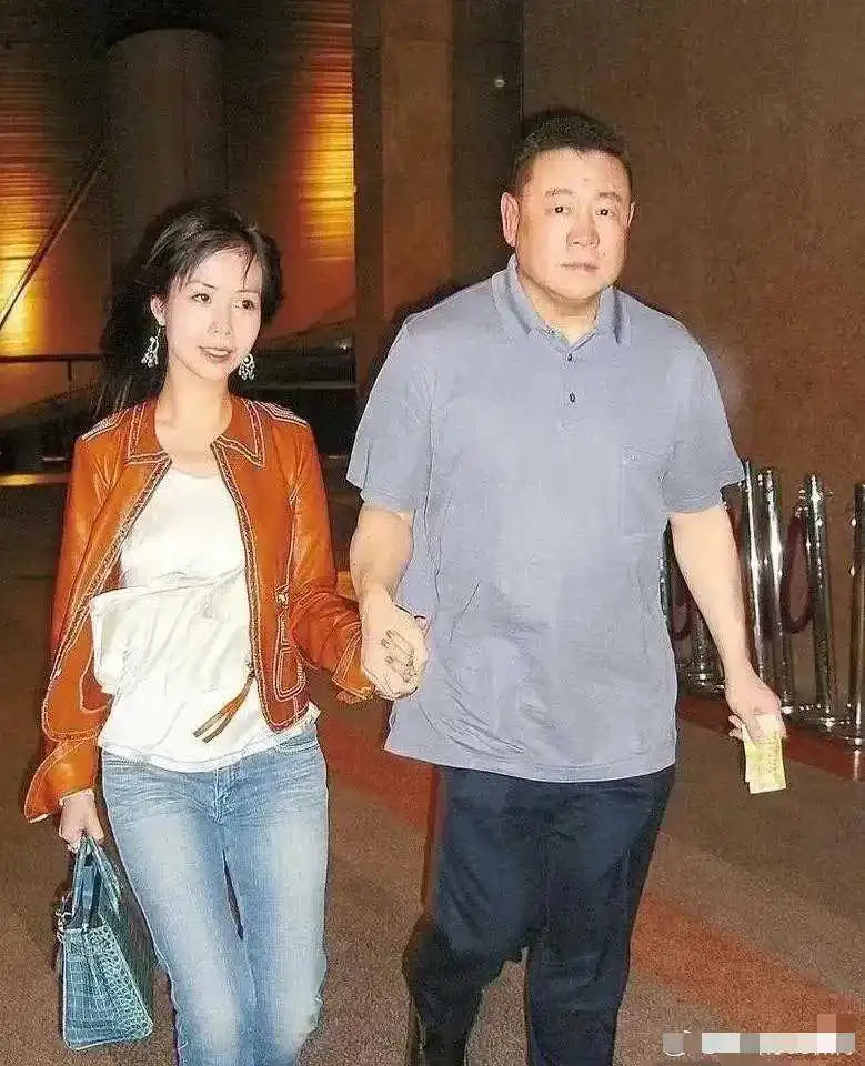 这是蔡少芬吗？这啥时候的事？