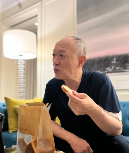 被金士杰具有极大张力且细腻的表演震惊到了