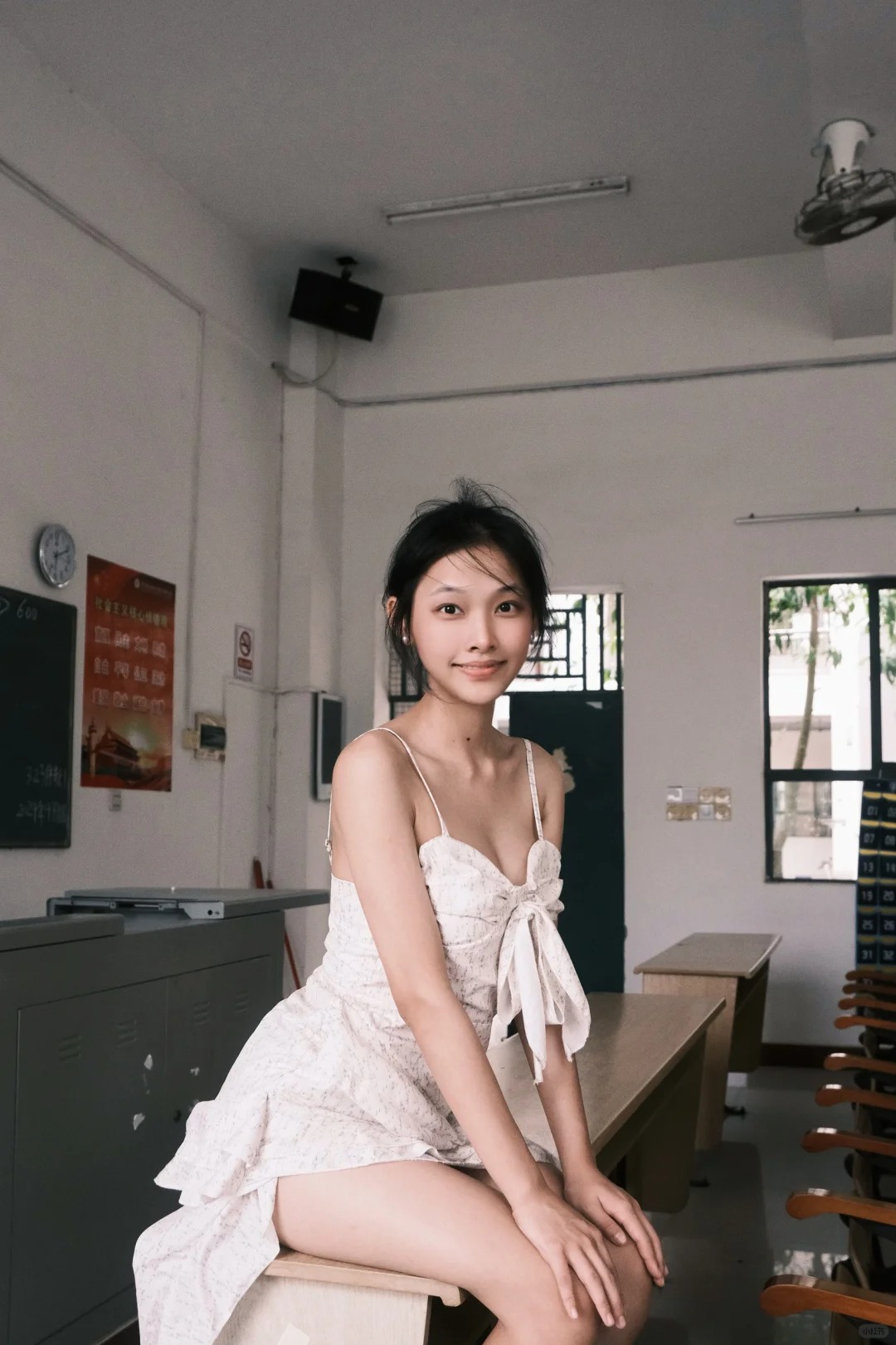 拍照～
在学校四年了，没有和学校合过影。
一直忽略，直到快要毕业才懂珍惜。
天气