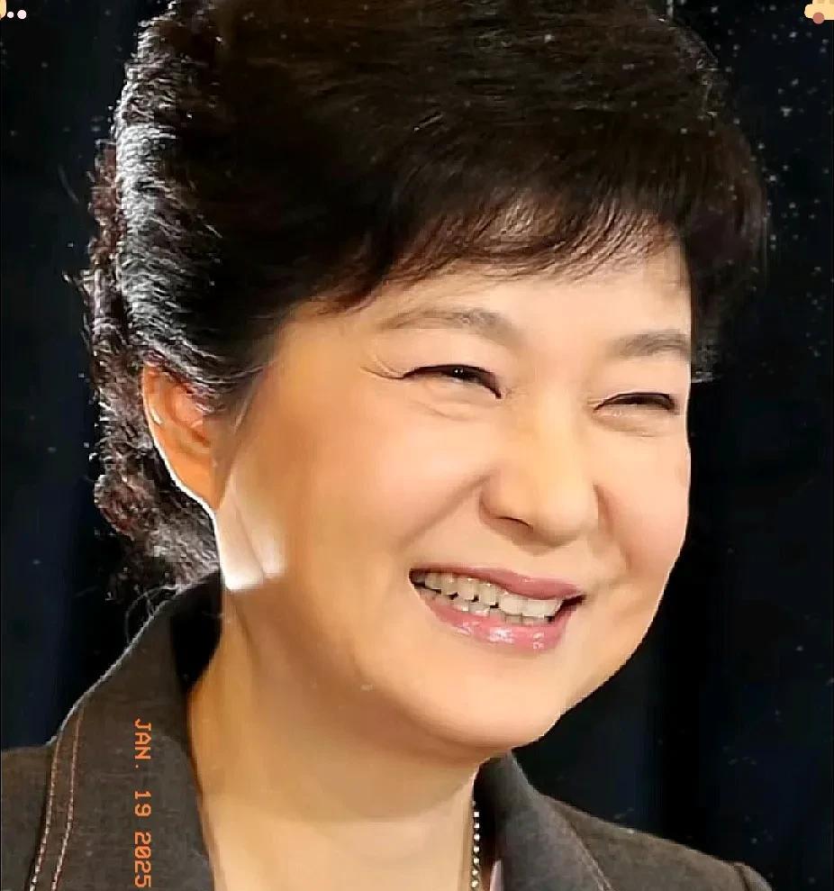 “朴槿惠高兴坏了！尹锡悦被捕最高兴的不是李在明而是朴槿惠，因为对于朴槿惠来说尹锡