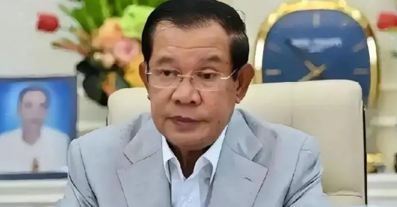 柬埔寨最近有些莫名其妙，非要和火一起玩，结果只会烧得自己一干二净。

这样的操作