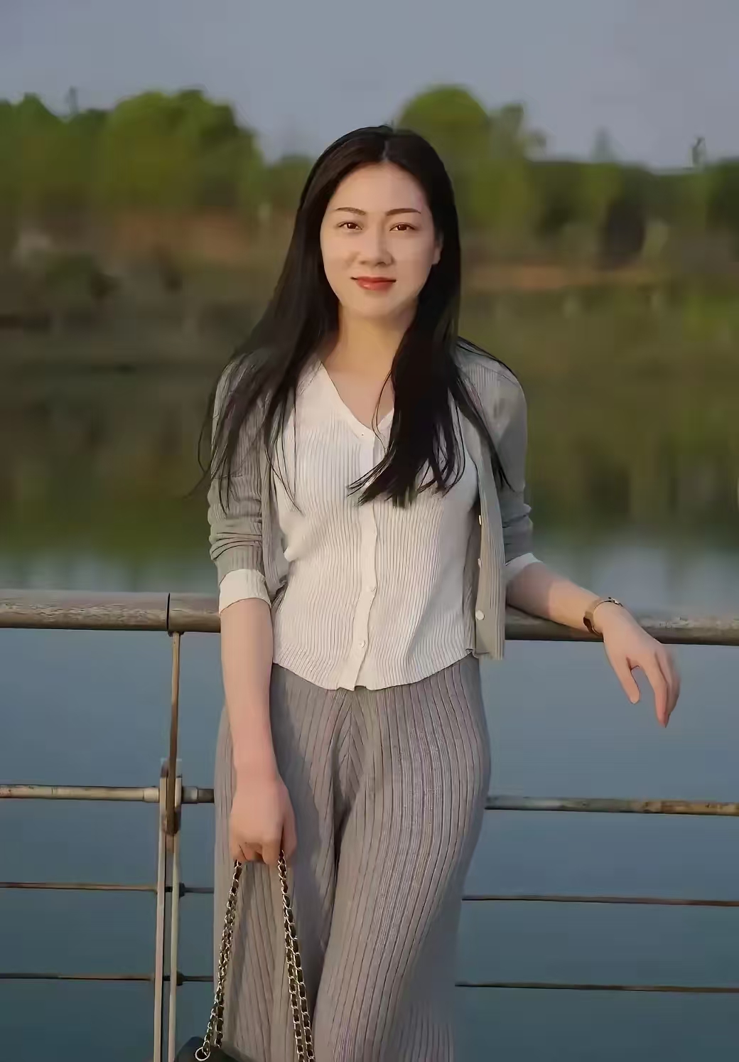 38岁一直独身，怎么才能改变一下自己呢？