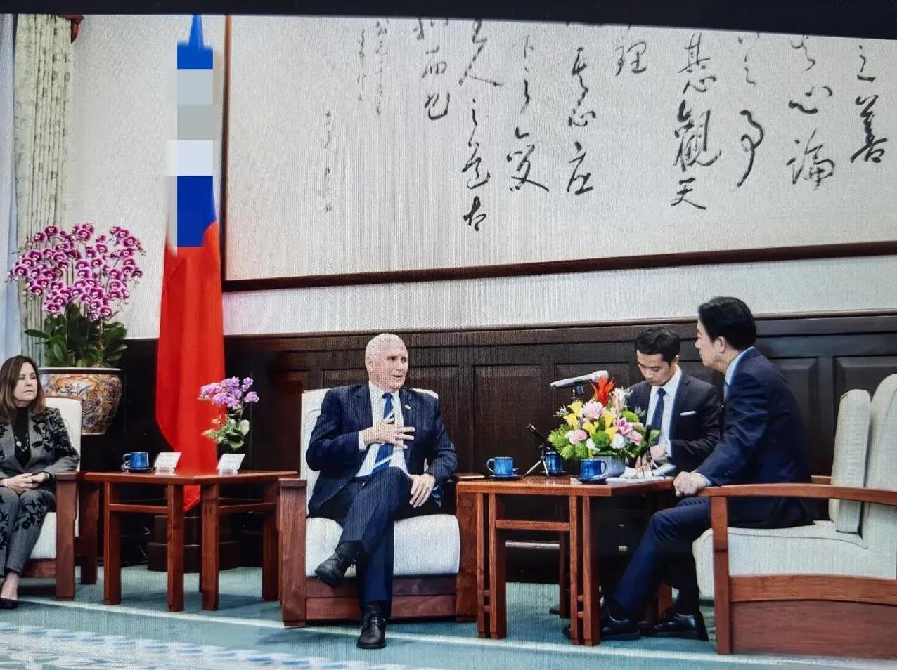 今天是特朗普就职，韩国瑜带着8个人去美国，想着能支持特朗普，结果直接被挡在外面，