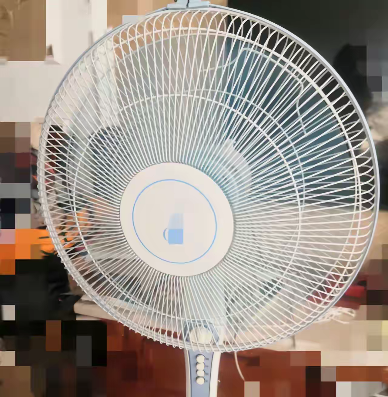 老公又做了一件丢脸的事，我真的对他无语了！

昨天晚上下楼散步，碰巧我们同一层楼