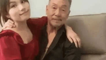 这真是变态的孝顺啊！

在湖南，一位50岁的男子在妻子去世仅一年后就无法忍受孤独
