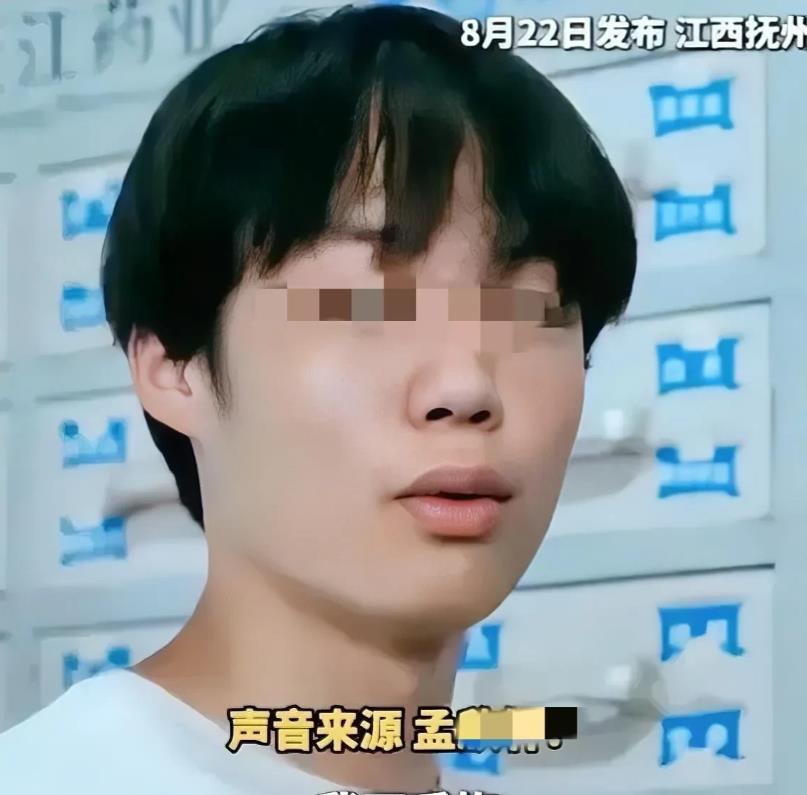 江西，一醉酒老人摔倒没人敢扶，一年轻小伙恰巧骑车路过，基于好心将老人扶起并通知家