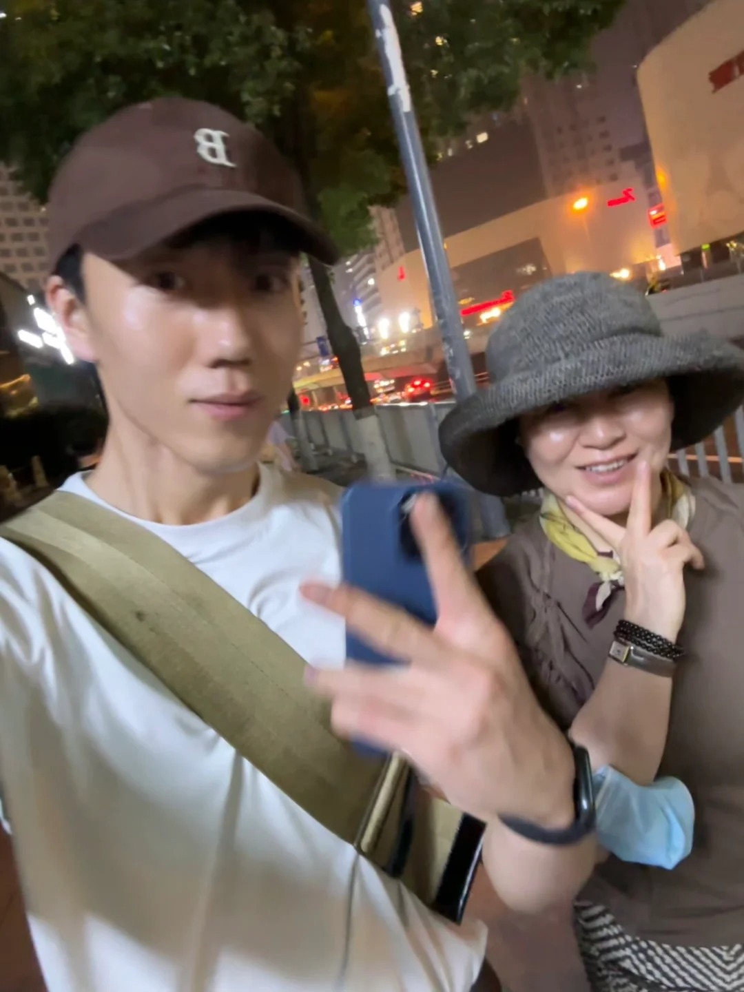 来长沙我真的是自卑了
女娲捏你们的时候是要开艺考班吗
（求网友美食大神推荐粉！！