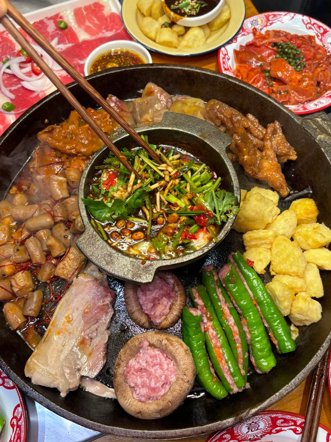 唯一的缺点。。。乐山只有一家！！！🥹
乐山居然也有了！！！
他家的蘸水已经是n