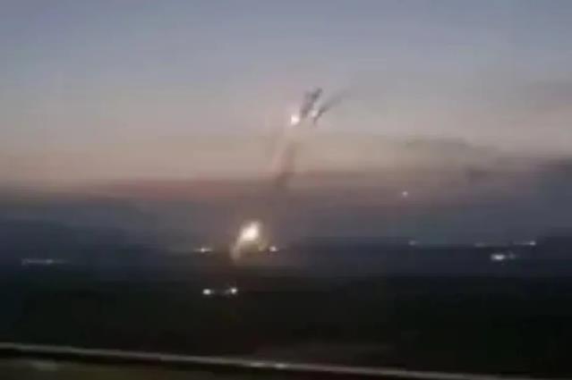 大事不好！
以色列刚刚紧急宣布！
当地时间25日早间，以色列突然拉响警报，并宣布