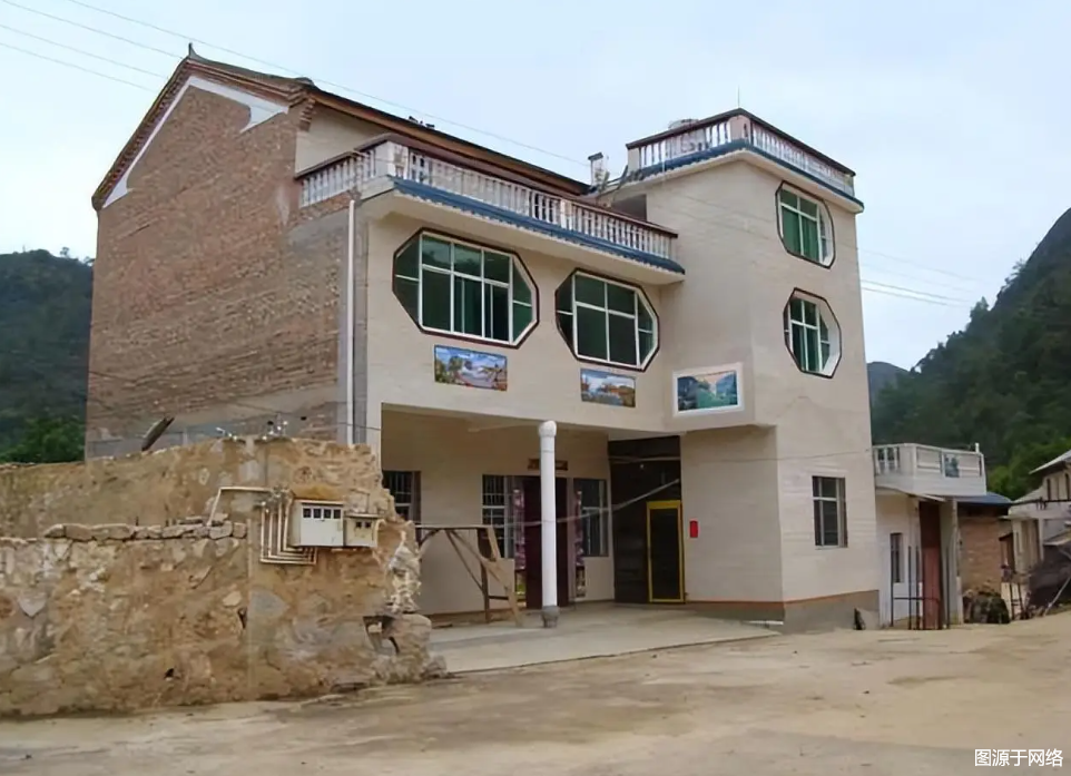 “好狠的姑姑！”上海，男子2岁时，母亲被害、父亲被判死刑，二十多年后，相依为命的