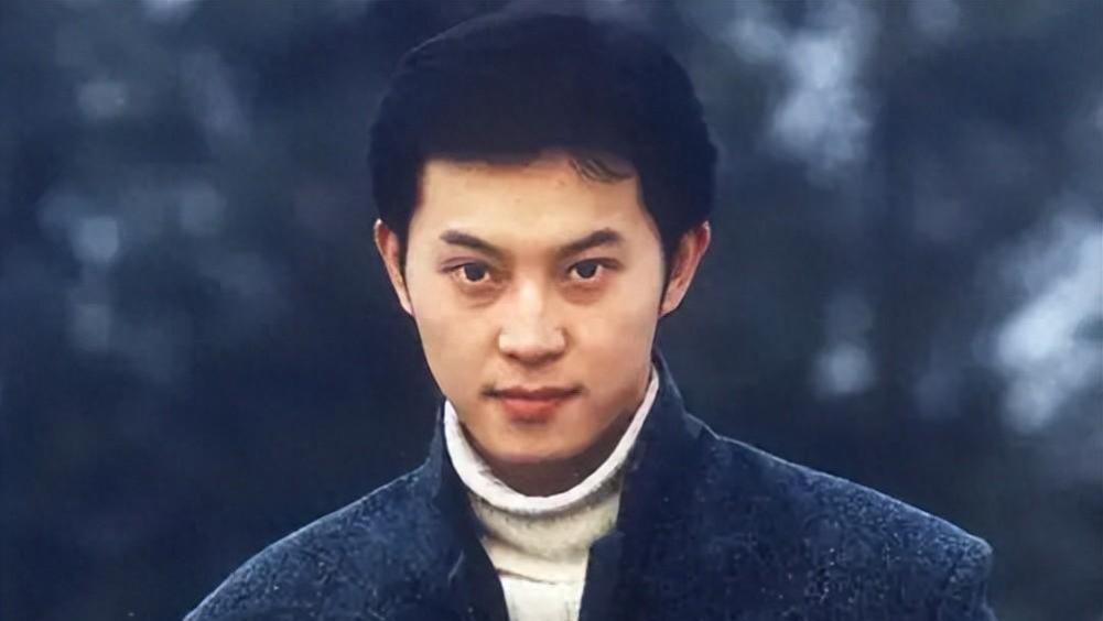 明星“秃顶”群像中年男星头顶稀疏，女星为了拯救发量各出奇招