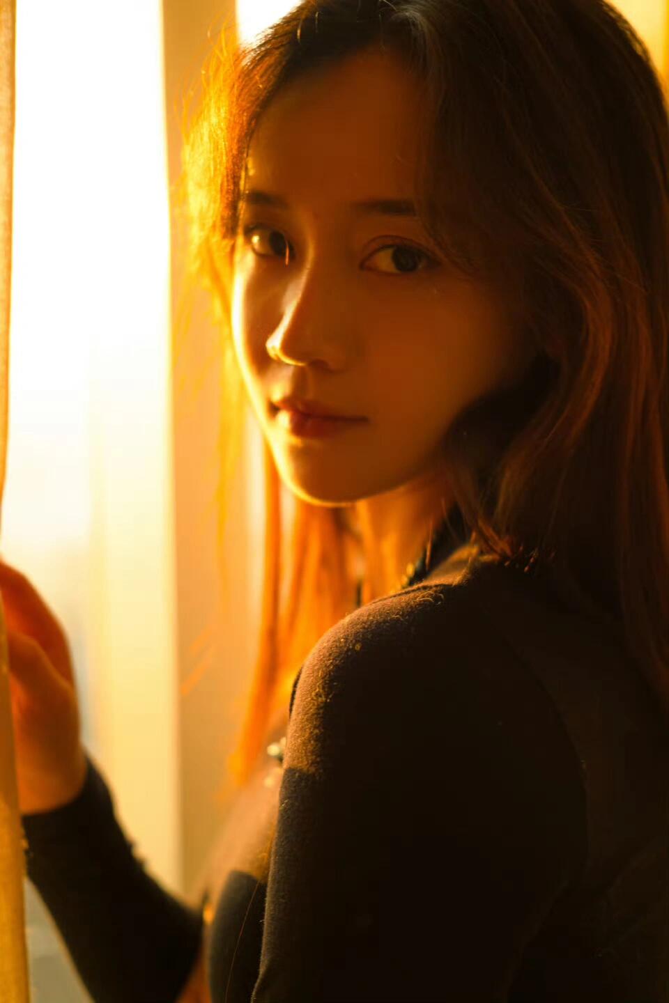 她好漂亮，笑起来好治愈