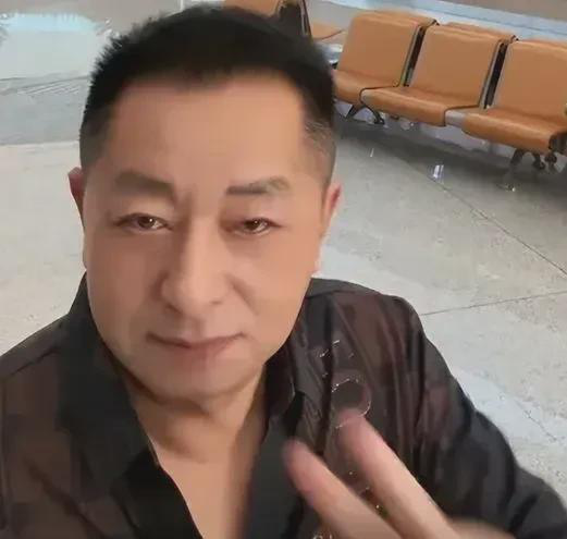  
 
 
汪则翰是汪小菲的父亲，辽宁沈阳人，满族正黄旗后裔。今年70岁，生日恰