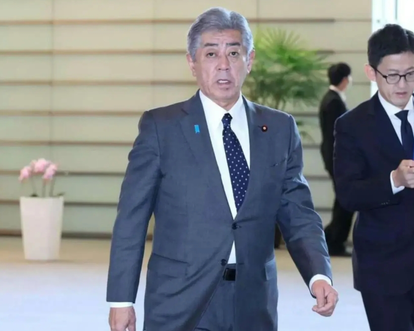 68岁的日本外相岩屋毅还是很拼的。为了这次访问半夜三更就从日本出发了，在凌晨两点