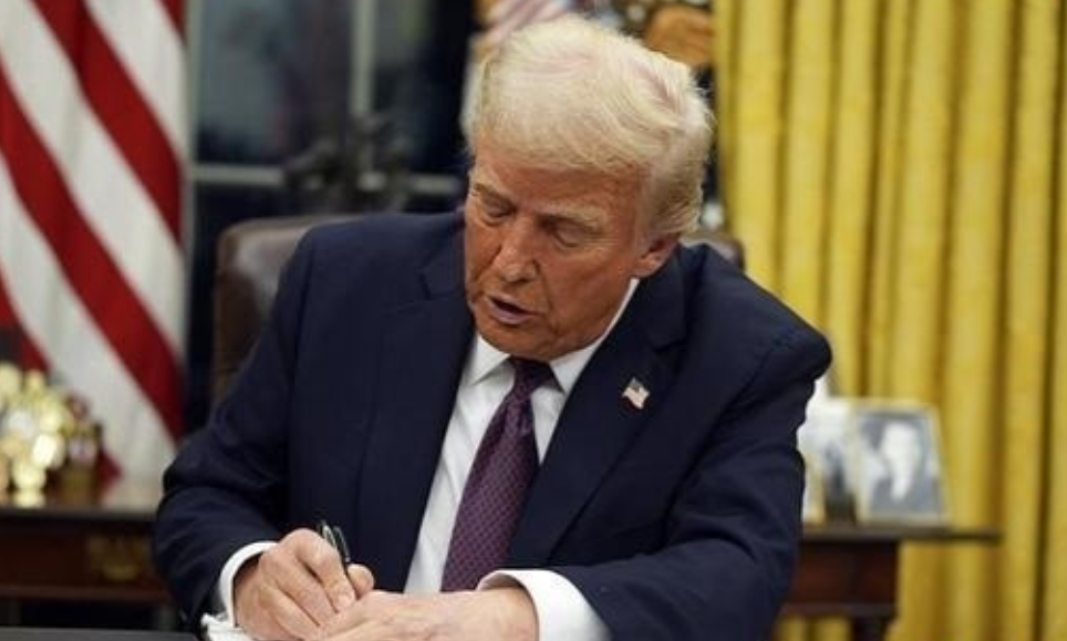 “墨西哥湾”变成了“美国湾”，“迪纳利峰”再次被称为“麦肯利山”！
“太平洋”或