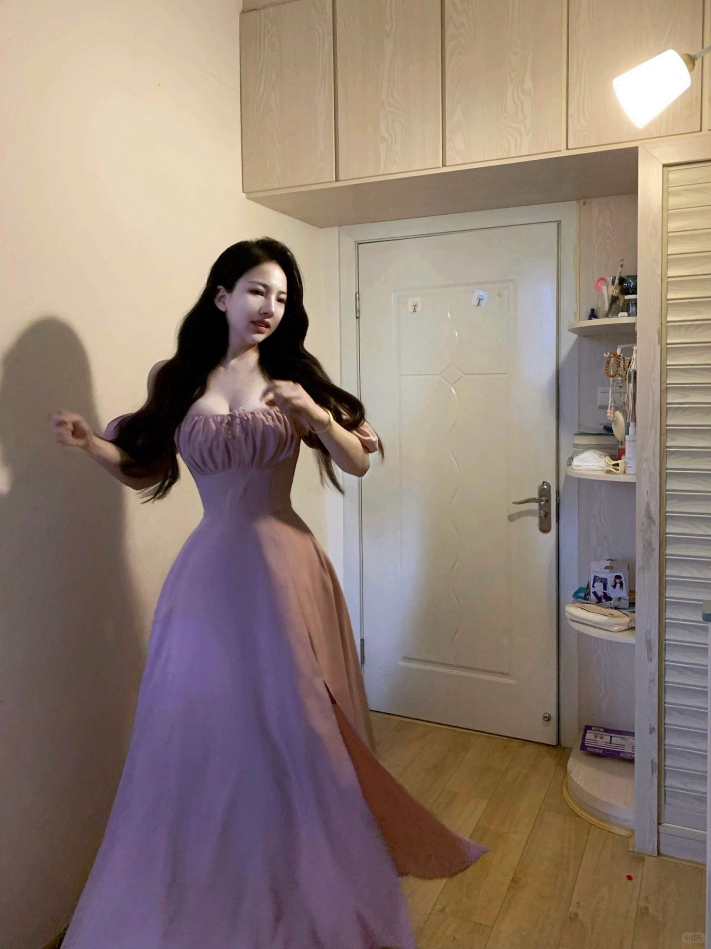 女同事问我，这件新裙子有什么亮点