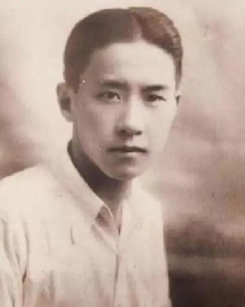 卢小嘉：从浪荡纨绔到商界精英的蜕变