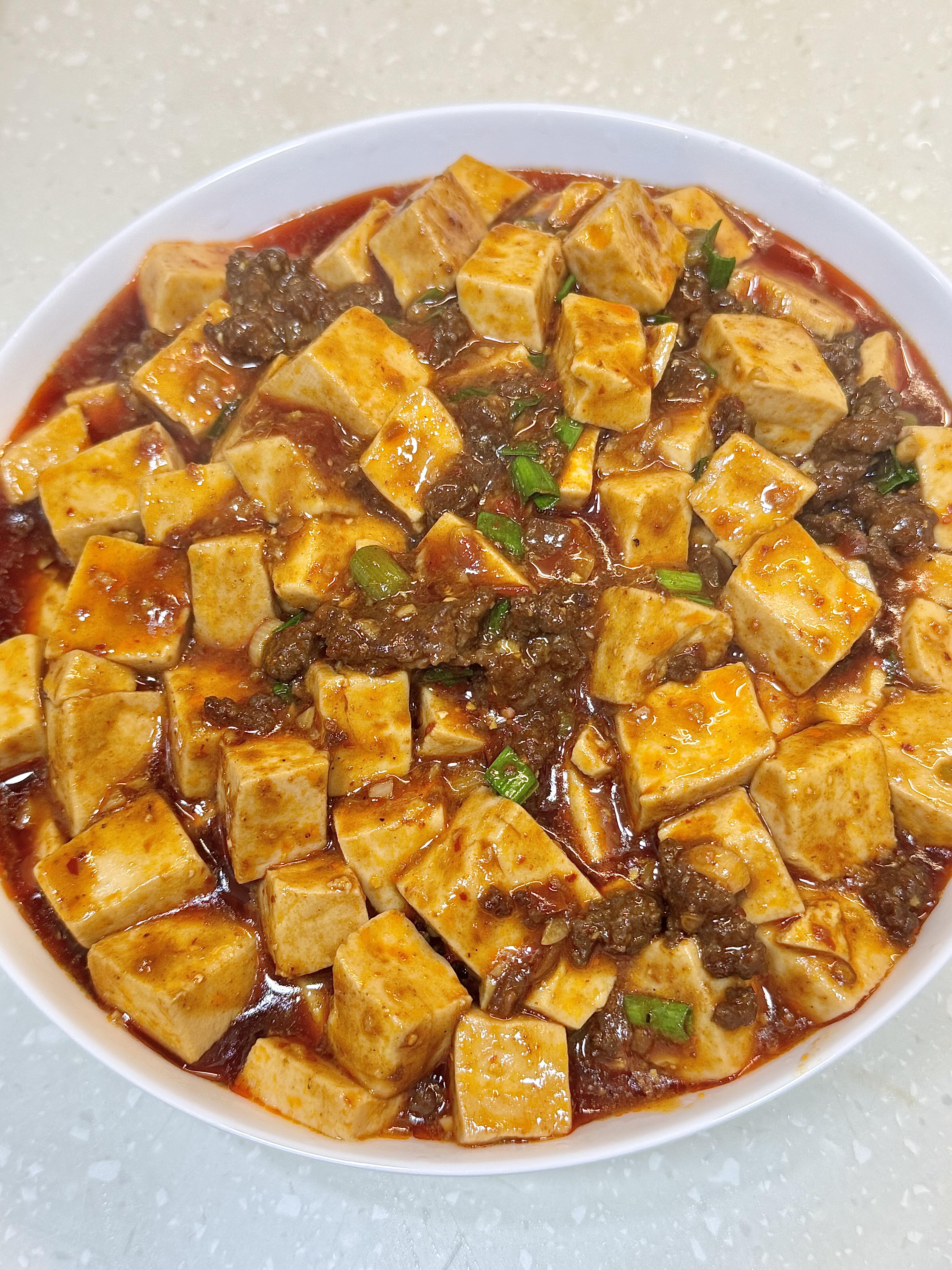 经典川菜麻婆豆腐
麻辣鲜香超级下饭！完全不输饭馆里的味道，拌饭吃真的超绝了
食材