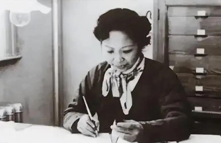 林兰英：为祖国半导体事业献身的女科学家