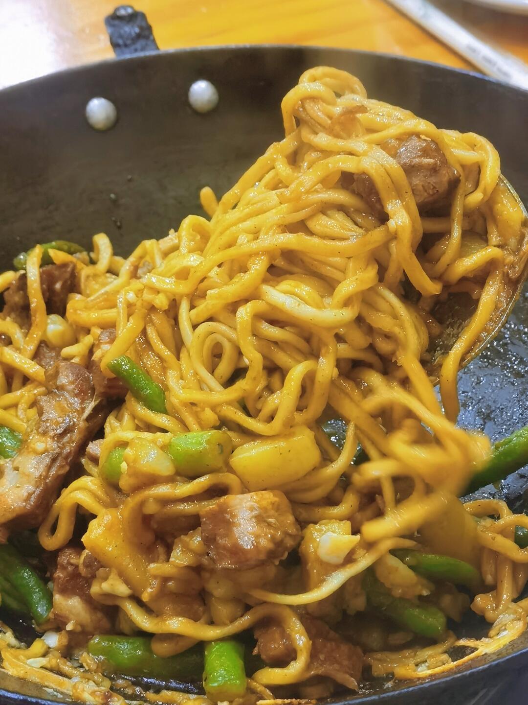 在山西忻州碰到一家超好吃的豆角焖面