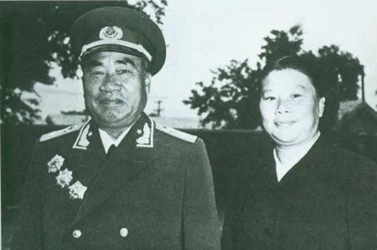 1983年，正值全国严打时期，朱德的亲孙子朱国华因犯下严重罪行被判处死刑。这一消