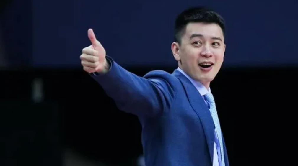 你可能不相信！若是杨鸣下课，辽宁队新任主教练大概率在这四人中产生:

1.洛佩斯
