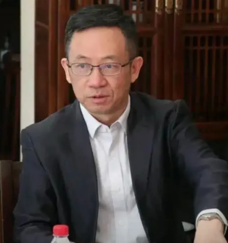 DeepSeek对孙凝晖的批驳一针见血，直戳学阀问题，丝毫没有留情面。
孙凝晖混