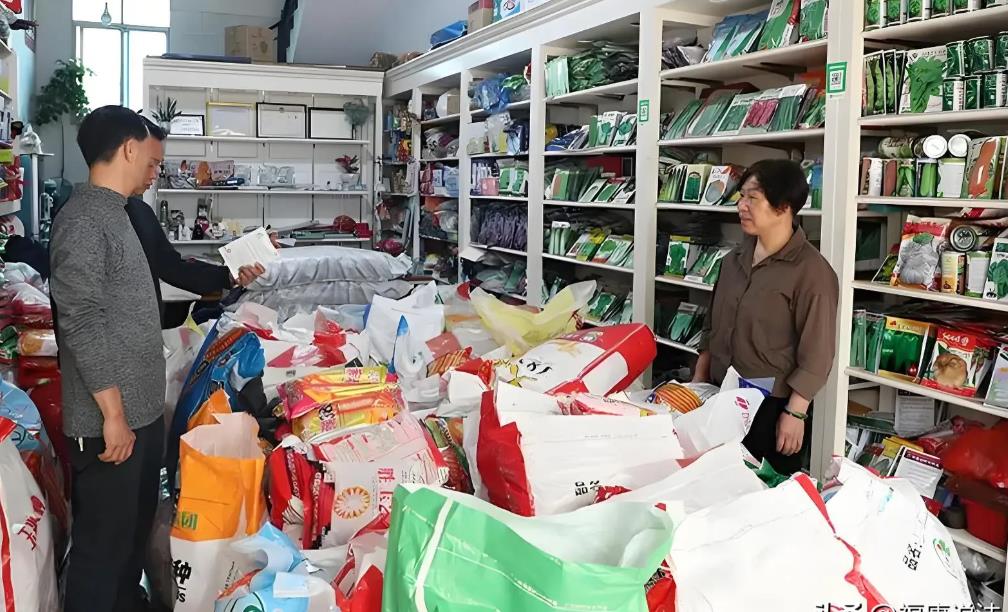 湖北枣阳，男子在女子店里赊了23124元的种子、化肥，说等到卖粮给，2个月后，男