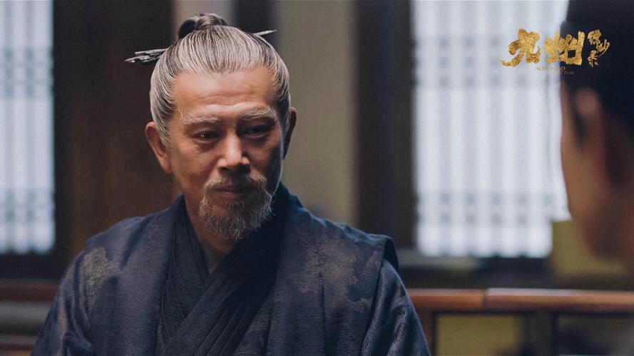 江柏萱是一位才华横溢的演员