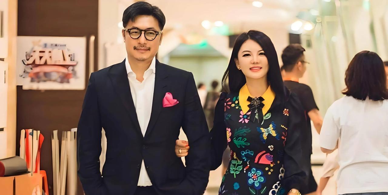 王岳伦，凌晨一点，高调发文！
2月10日，王岳伦和李湘，离婚4年，没想到双双冲上