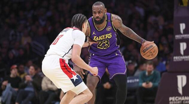 NBA常规赛，湖人111-88胜奇才。赛后詹姆斯受访，谈及对战凯尔特人计划：加强