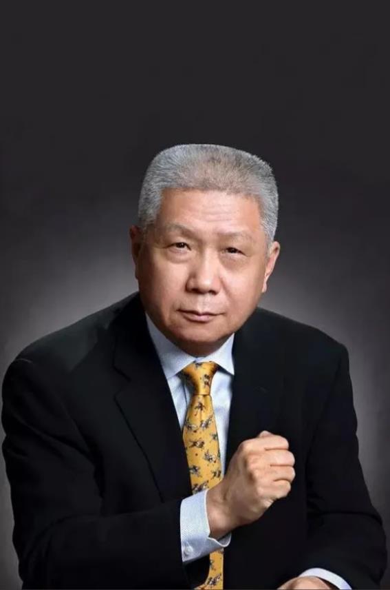 一次，马未都去一家按摩中心按摩，他选了女技师按摩，刚刚准备借助按摩师的调理闭目养