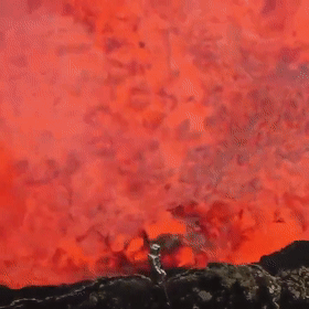 从未如此近距离地观看过火山爆发，感觉以后也不会有机会了……