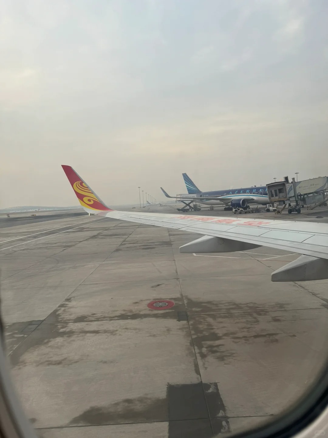 一个旅客突然取消了行程
都关舱门了，他突然要走。重新开舱门，连接廊桥。接下来各种