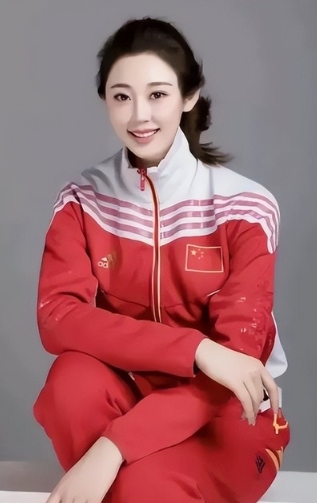 退役运动员纷纷转型网红这事，表面上看是个人选择，实际却暴露出一个残酷现实:为国征