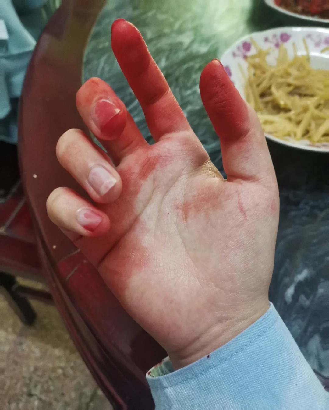 有没有法医猜一下来源
有没有法医猜猜我刚刚干嘛了
emm要提示的话可以问问，我稍