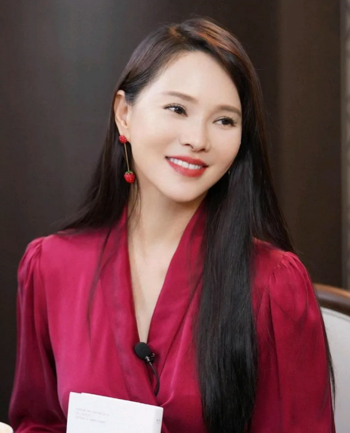 演员，伊能静说，我后半辈子最幸福的事情是拥有我公公婆婆。我公公婆婆对我做的最让我