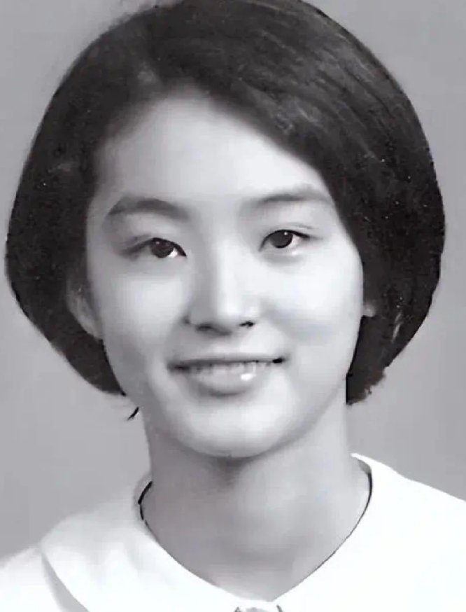 麻兰英从12楼跳下，结束了自己的生命