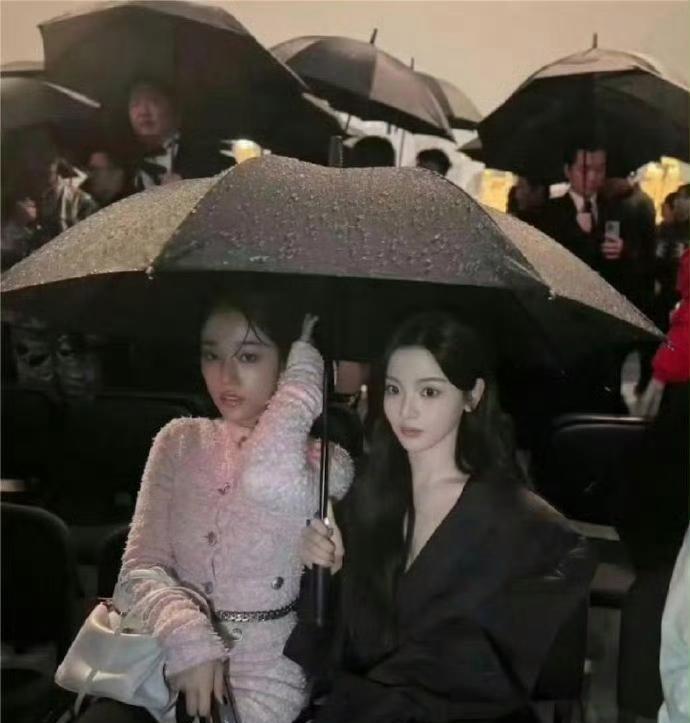 杨超越这长相在韩国是降维打击 [大笑][大笑]