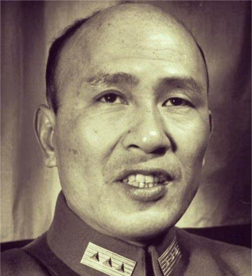 淮海战役前夕，蒋介石让白崇禧统一指挥徐州、华中的百万大军。白崇禧本答应的好好的，