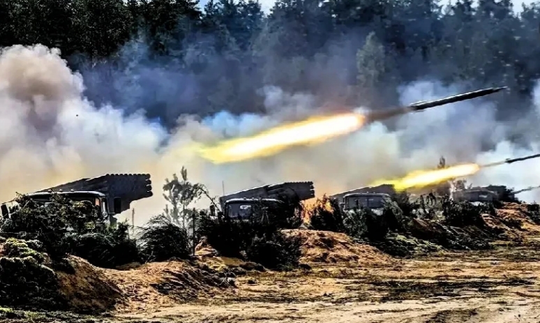 太惨了！

俄罗斯弄出了一个“温压大炮”的大乌龙，在战斗中使用了一颗1.5吨的温