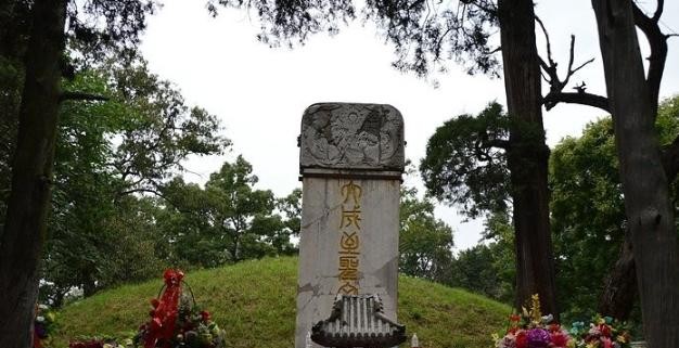 1966年11月12日，一场对孔林的破坏性挖掘掀开了中国文化史上最沉重的一页。这