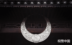 对于能操控人心，断人生死的神秘蛊术，谁都是敬而远之。  你不惹它，但不代表它不会惹你！