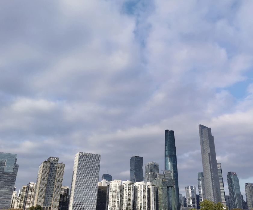 房地产调控重磅出台。昨晚央行首套、二套房存量房贷利率批量下调 ，平均降幅0.5%