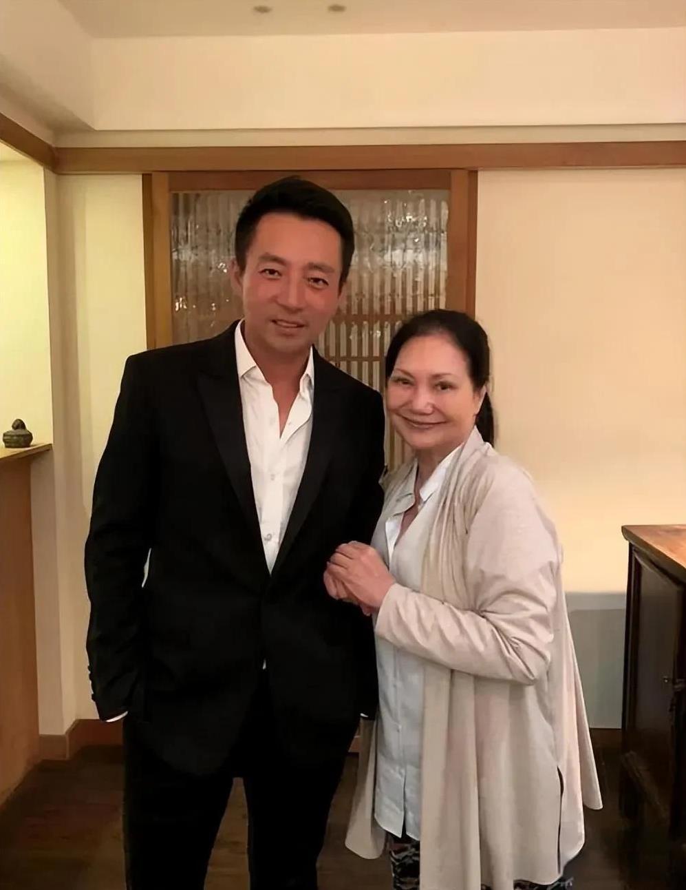 汪小菲作为女婿还是合格的，出钱出力，哪个丈母娘不喜欢这样的女婿，而且女婿很有分寸