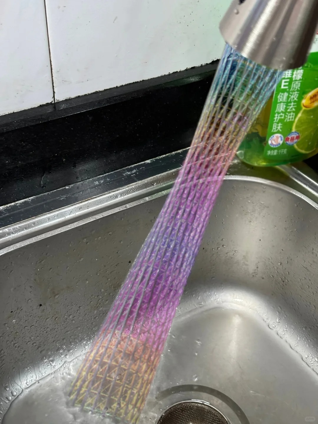 我爸买了个广州塔回来
换了个新水龙头