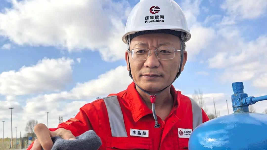 巡线工李晶晶成“网红”，“管网铁军”事迹暖人心!