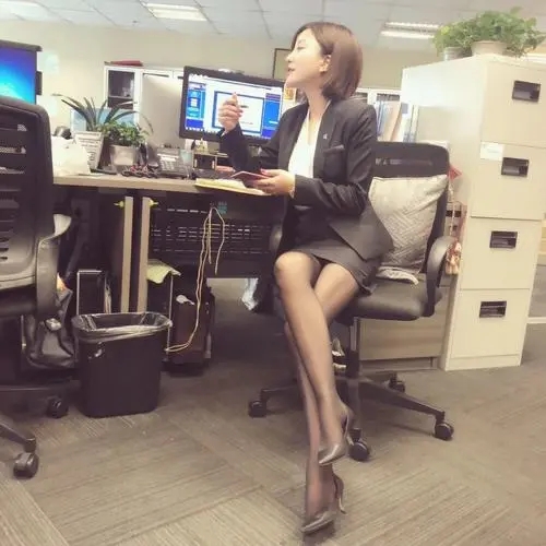 这个老公才是真正的狠角色！男子每天绕路两公里去接女同事上班，妻子发现后很恼怒。可