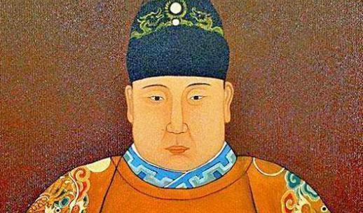 朱棣兵入南京城时，俘虏了自己的大嫂吕氏。当他看到衣衫不整、狼狈不堪的吕氏，慌忙跑